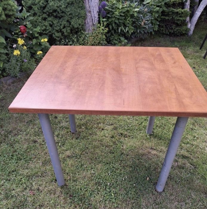 Stolik 80 x 90 cm nogi odkręcane