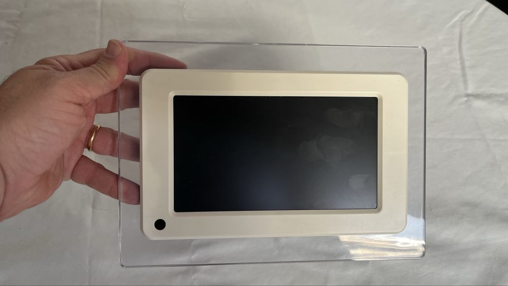 Moldura Digital 7" CF700B – Suporte a SD/MMC/MS e USB