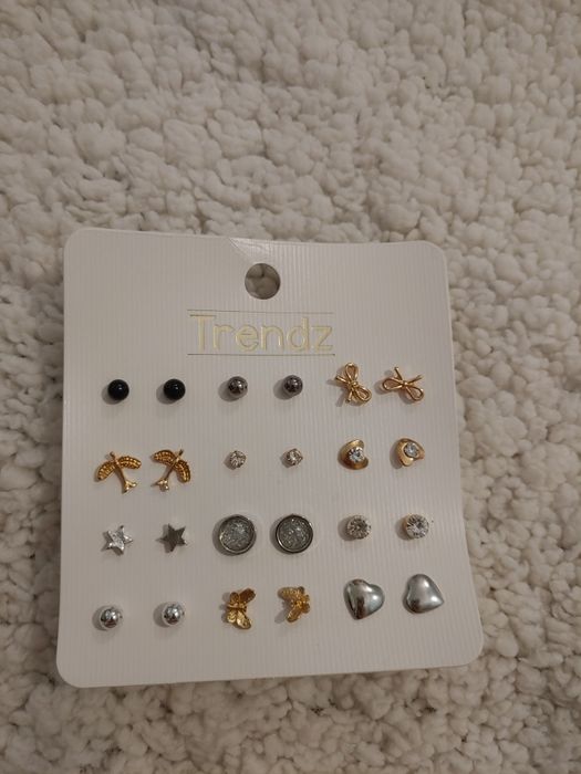 Zestaw kolczyków pozłacany 12 par