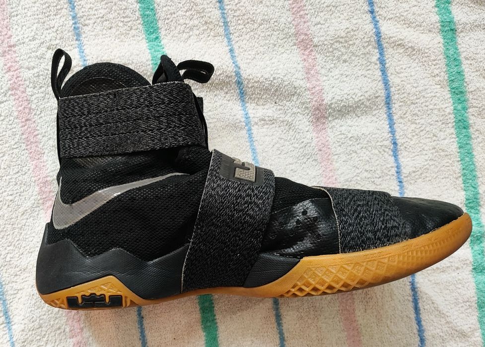 Кроссовки Nike Lebron soldier 10 sfg 42 розмір (оригінал).