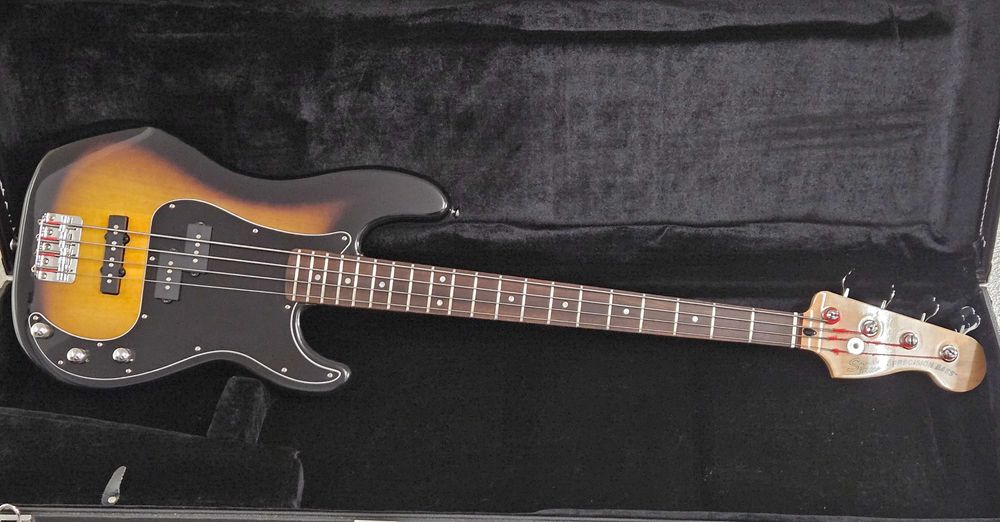 Baixo Fender Squier PJ sunburst