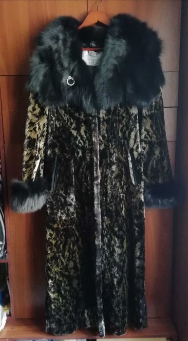 Шуба з натуральним хутром.
