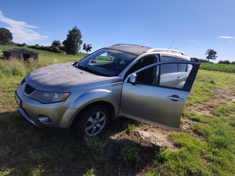 Mitsubishi Outlander 2
