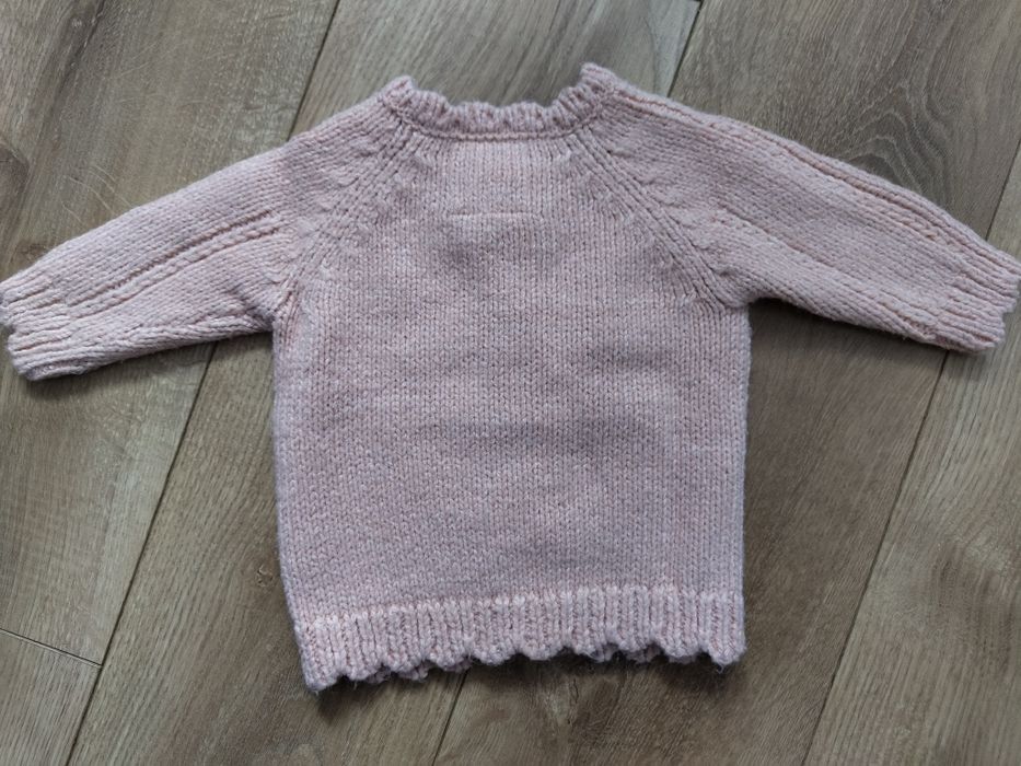 Sweterek niemowlęcy