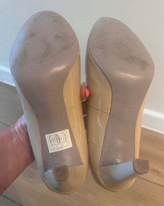 Buty damskie Gino Rossi 36/37 skóra lakierowana