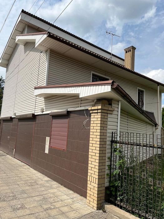 Срочная продажа 3-эт дом в Люботине с гаражом/СТО