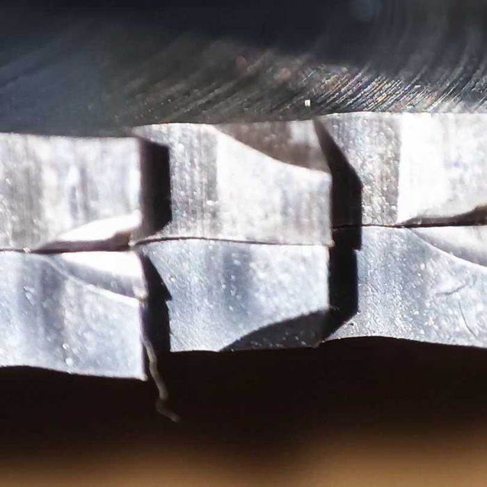 Заточка пил по металу з напайками і без - HSS пил, фрикційних пил