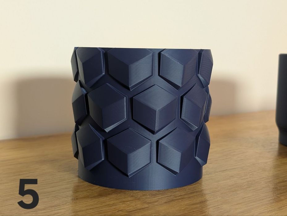 Вазоны и вазы для цветов