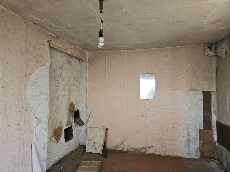 Продам пол-дома,в с. Борки, за Мерефой, статус квартиры