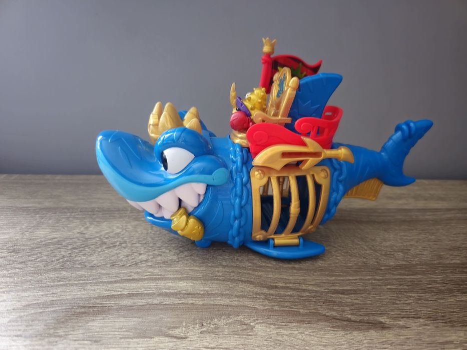 Statek Piratix Rekin Treasure Seria Golden Okręt Piracki King Shark