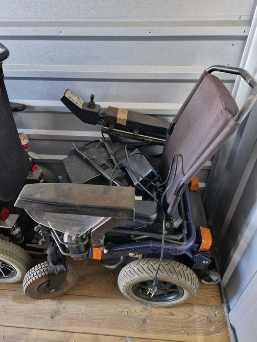 Wózek inwalidzki elektryczny Meyra siedzisko 48 cm -35