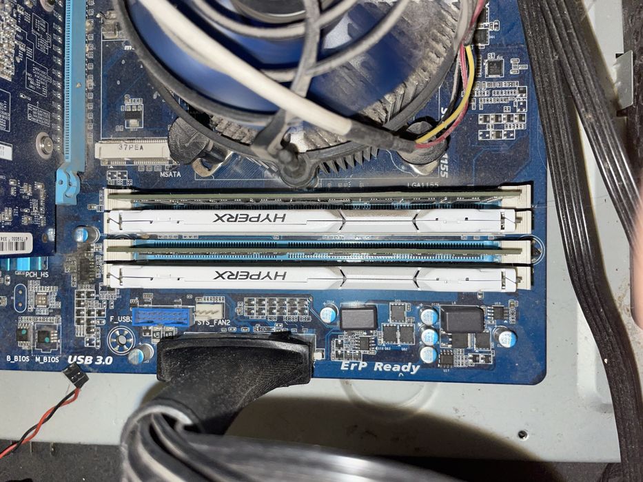 КОМПЮТЕР в зборі або частинами