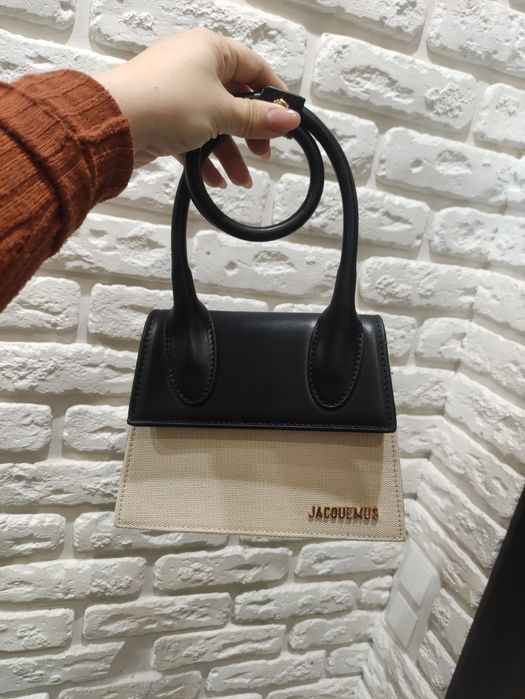 Сумка в стиле jacquemus