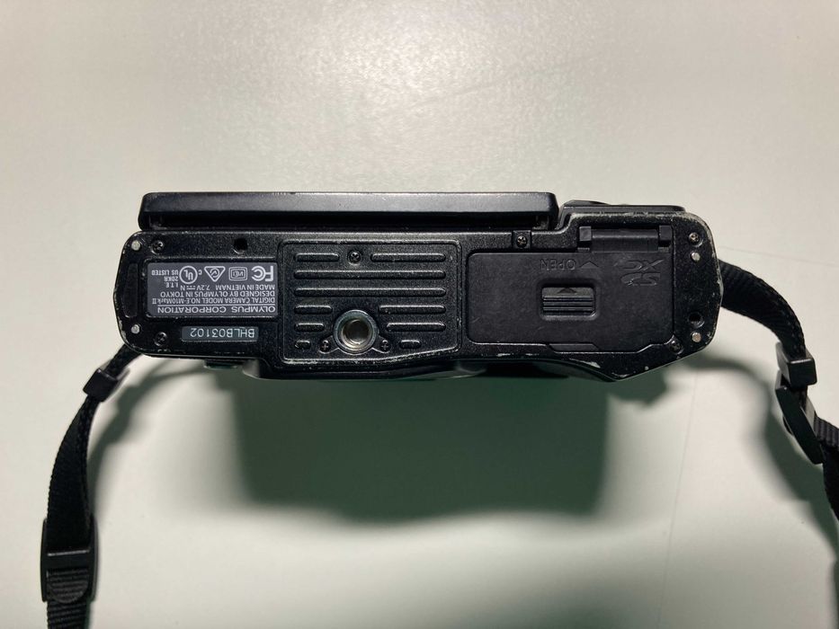 Câmara Fotográfica - Olympus OM-D E-M10 Mark II + Panasonic Lumix 25mm