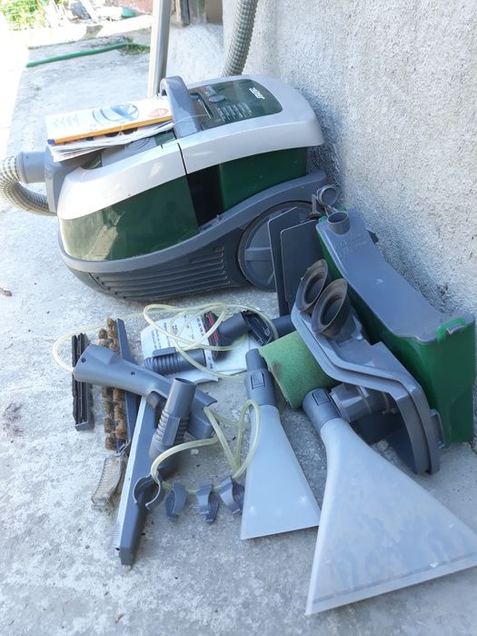 Продам пилосос миючий.