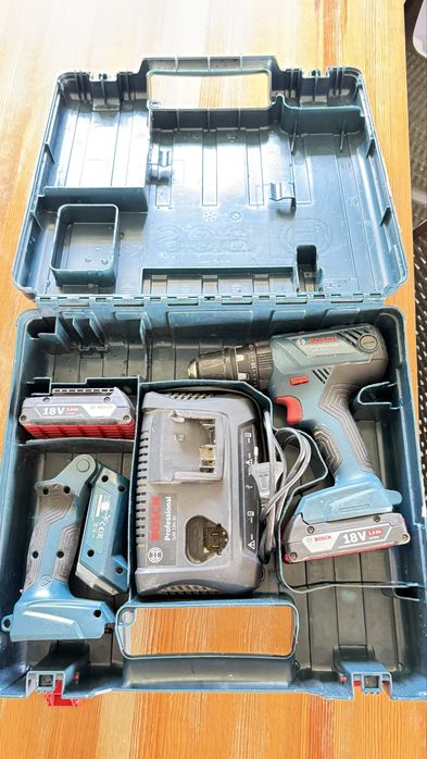 Wkretarka Bosch GSB 18V-21 z udarem plus radio o latarka