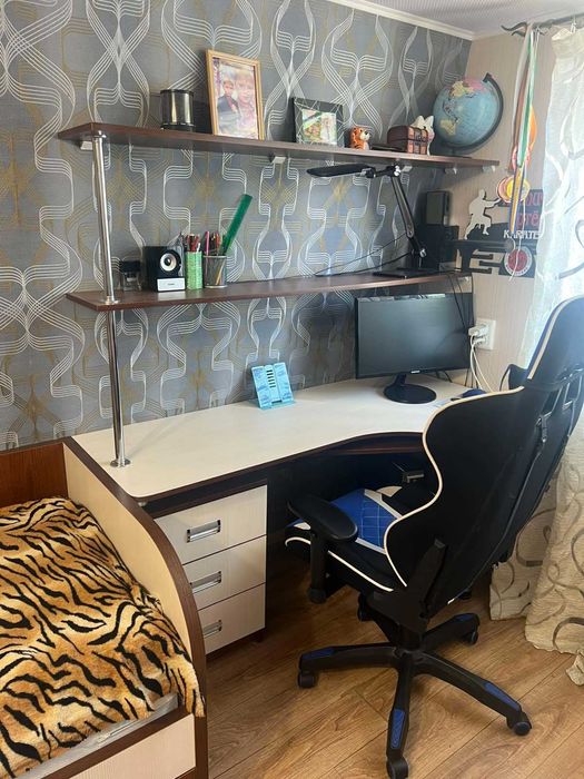 Мебель для спальни, столи для ПК.