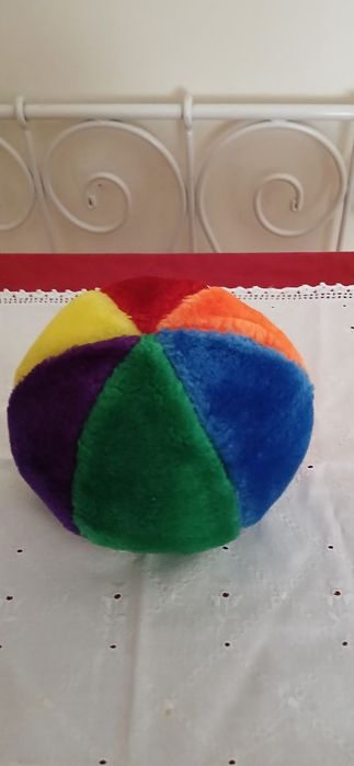 Bola peluche com som