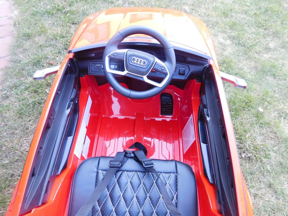 samochód na akumulator Audi e-tron 4×4 180 Watt S-line auto dla dzieci