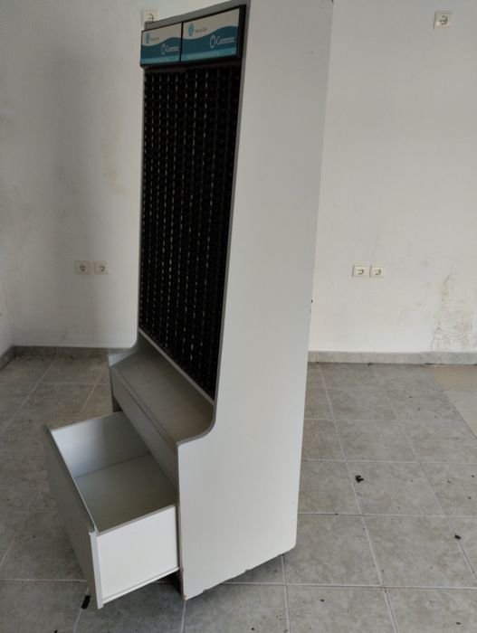 Expositor carrinhos de linhas