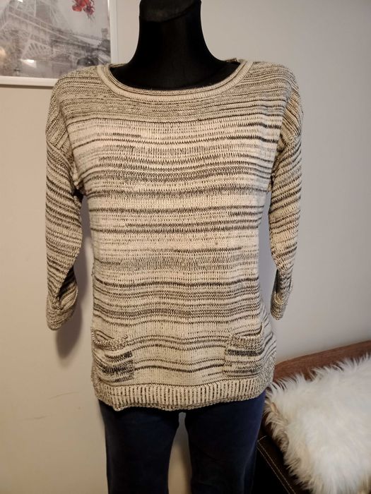 Elegancki z dłuższym tyłem modny sweterek sweter bluzka S/M