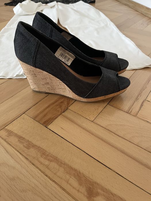 Jak nowe buty  Toms dżins korek super stylowe