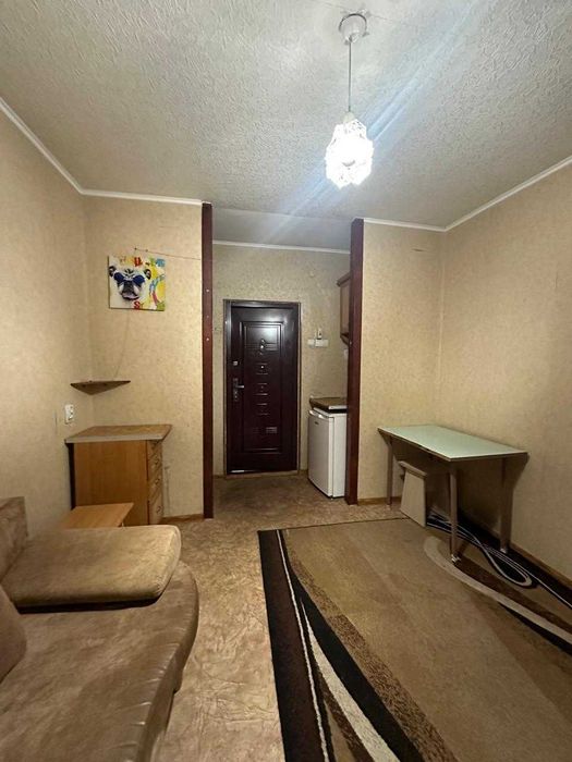 Продаж кімнати в комунальній квартирі в районі Червоного мосту