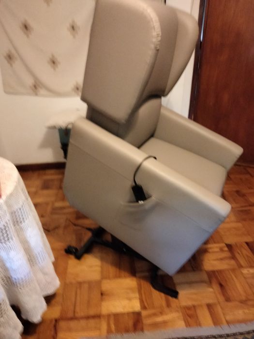 Poltrona elétrica Cosyup 2 motores