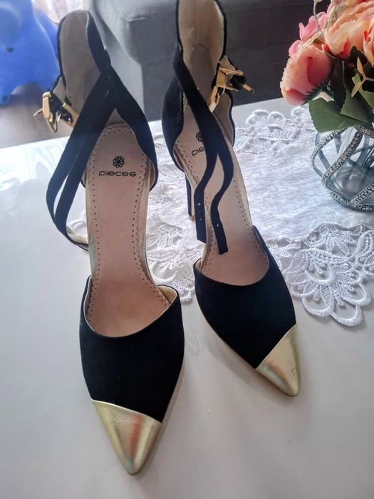 Nowe Szpilki 39 czarne złote