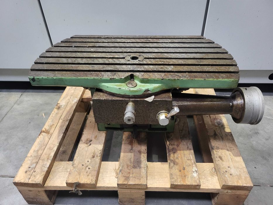 Stół teowy do frezarki X8132 3 osiowy