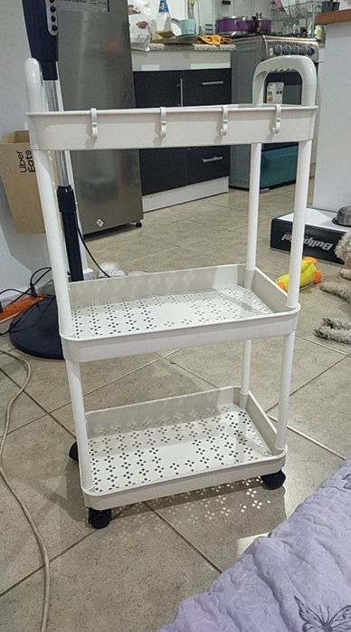 Етажерка стелаж для салону краси дачі будинку