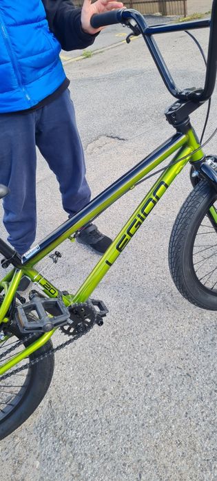 Rower BMX Mongoose Legion L20 20” w kolorze czarno-zielonym