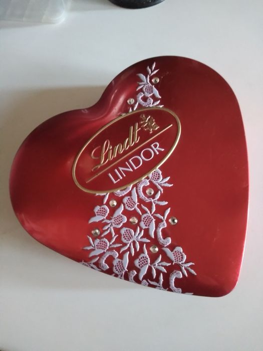 Жестяні коробки сердце кіт в чалмє