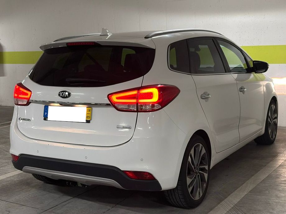 Kia Carens 1.7 CRDi (2018) - 7 Lugares - Nacional