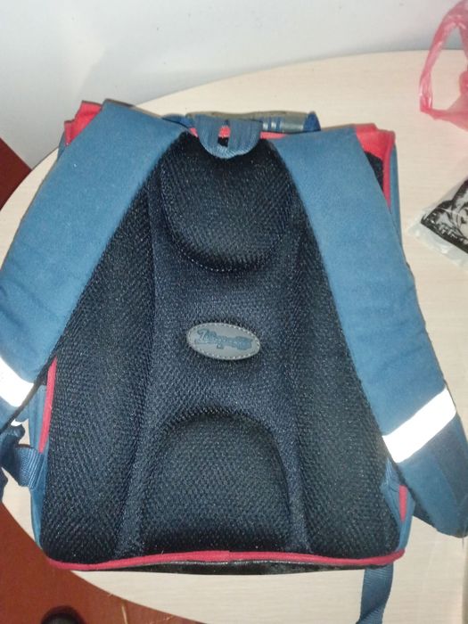 Продам шкільний рюкзак