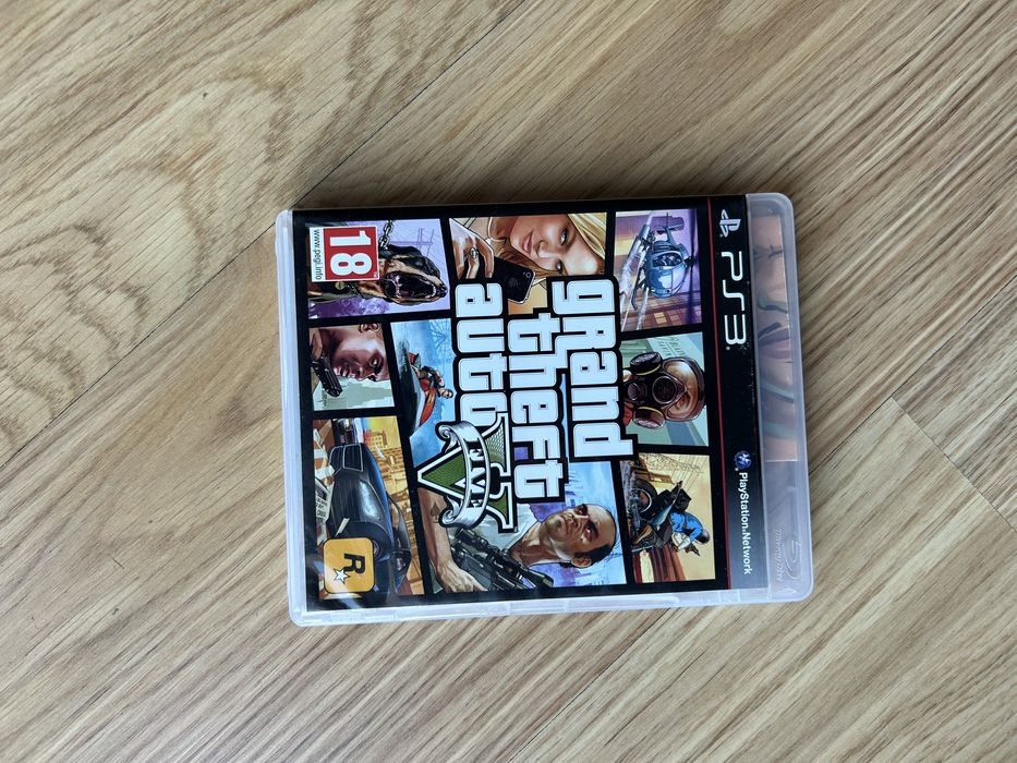 PlayStation 3 super slim com comandos e jogos