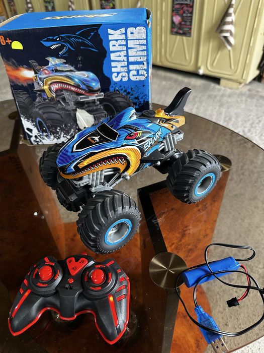 Машинка Monster Truck з дистанційним керуванням
