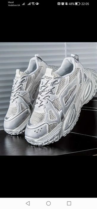 Жіночі кросівки нові