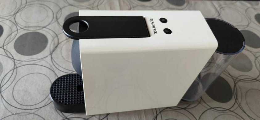 Maquina café NESPRESSO C30