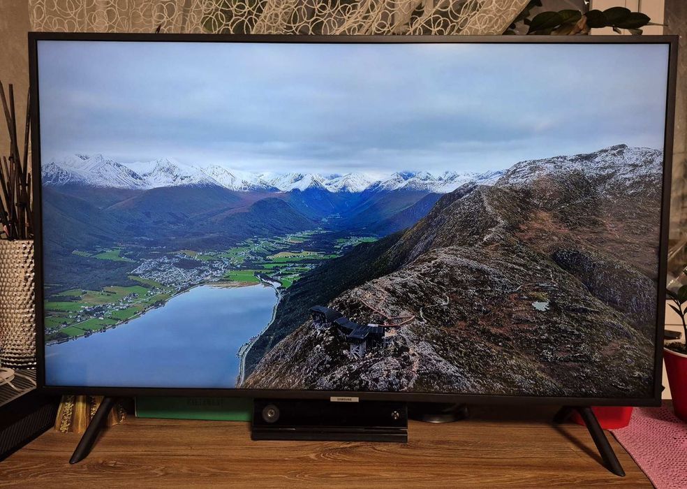 Телевізор Samsung 43