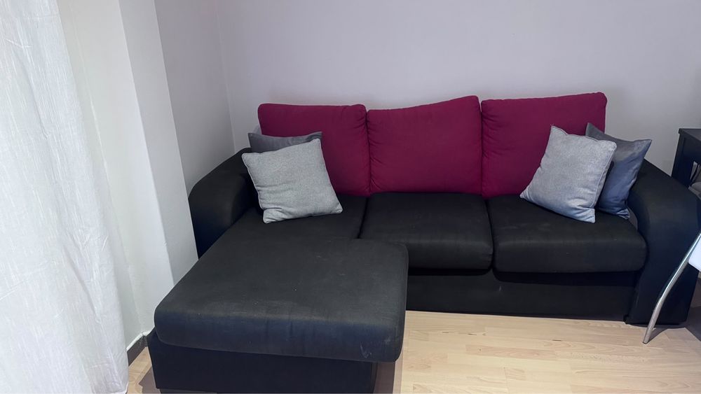 Sofa vermelho e preto