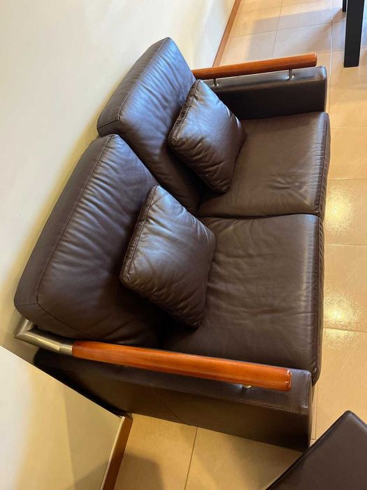 2 Sofás em Napa Castanha (160cm x 90cm)