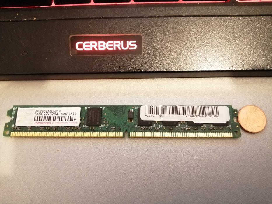 Várias memórias DDR264553118494979123