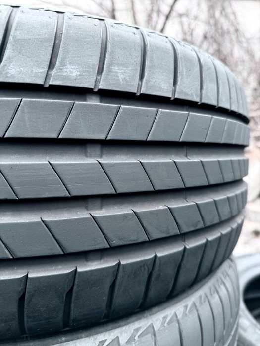 225 40 18 Bridgestone Turanza T005 90% Шини Літо