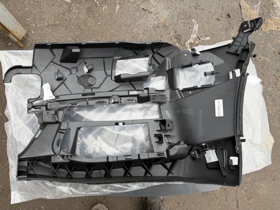 Крепление противутуманки правое BMW 7 G11 M packet
