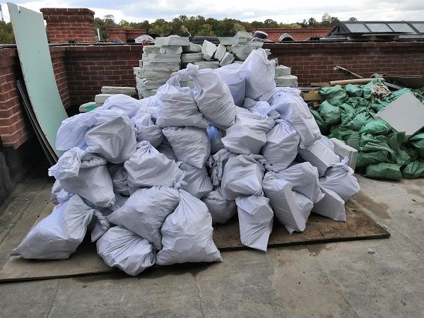 Вывоз мусора на свалку Вивіз будівельного сміття  Вынос хлама мешков