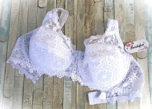 wygodny koronkowy biustonosz  100E  biały  miękki   na fiszbinach