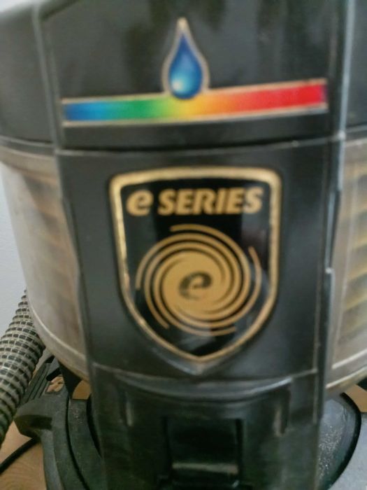 Aspirador Rainbow com todos os acessórios