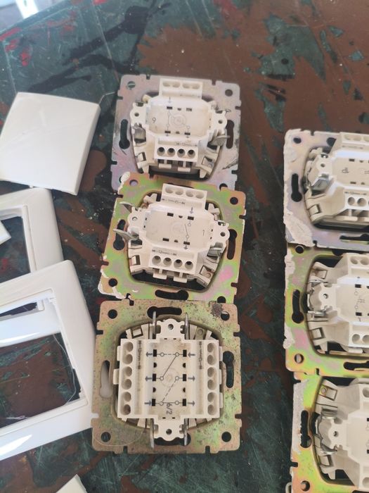 Focos led + Material elétrico Legrand+ relé Finder e Dimmers