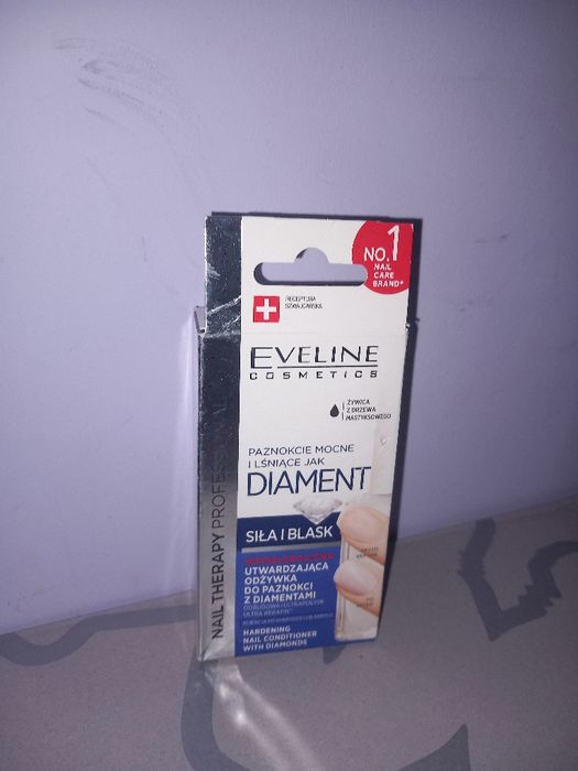 Utwardzająca odżywka do paznokci z diamentami